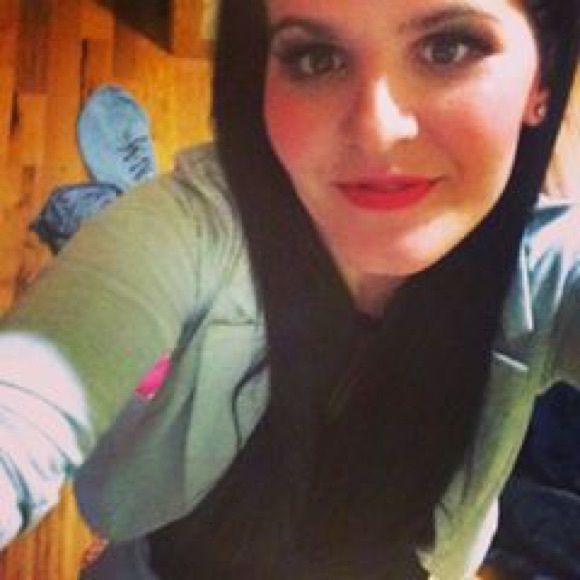 Meet your Posher, Jennifer - Picture 5 of 6